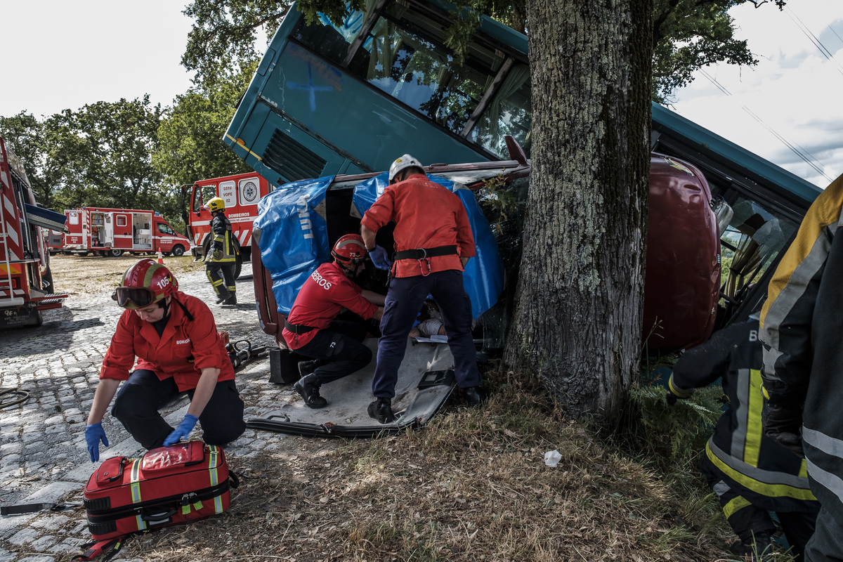 Fotografia braga barcelos guimarães porto fotojornalismo melhor fotografo braga  bombeiros voluntários povoa de lanhoso fotoreportagem braga melhor fotografo batizado braga fotografos em braga para batizados