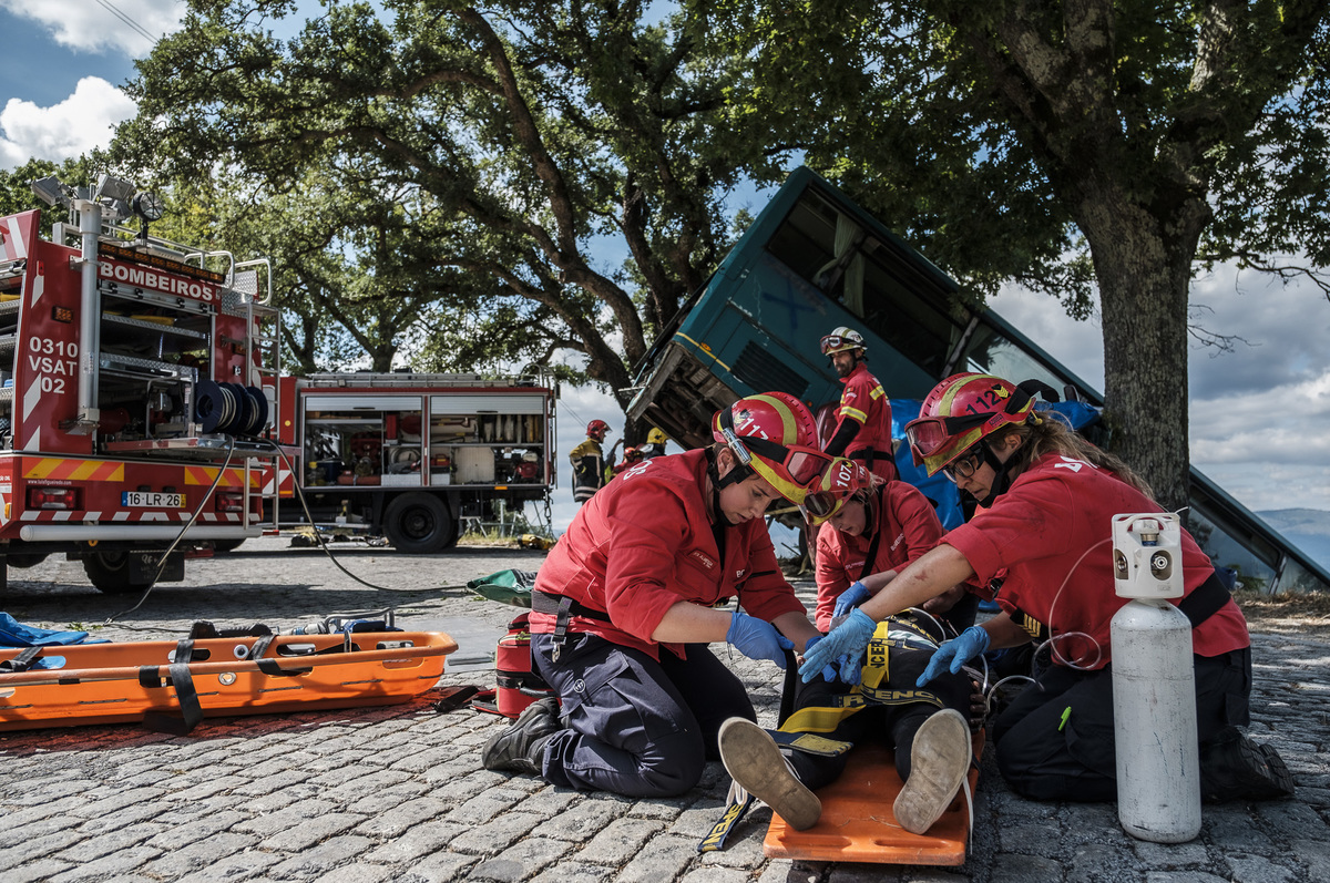 Fotografia braga barcelos guimarães porto fotojornalismo melhor fotografo braga  bombeiros voluntários povoa de lanhoso fotoreportagem braga fotografo batizado braga