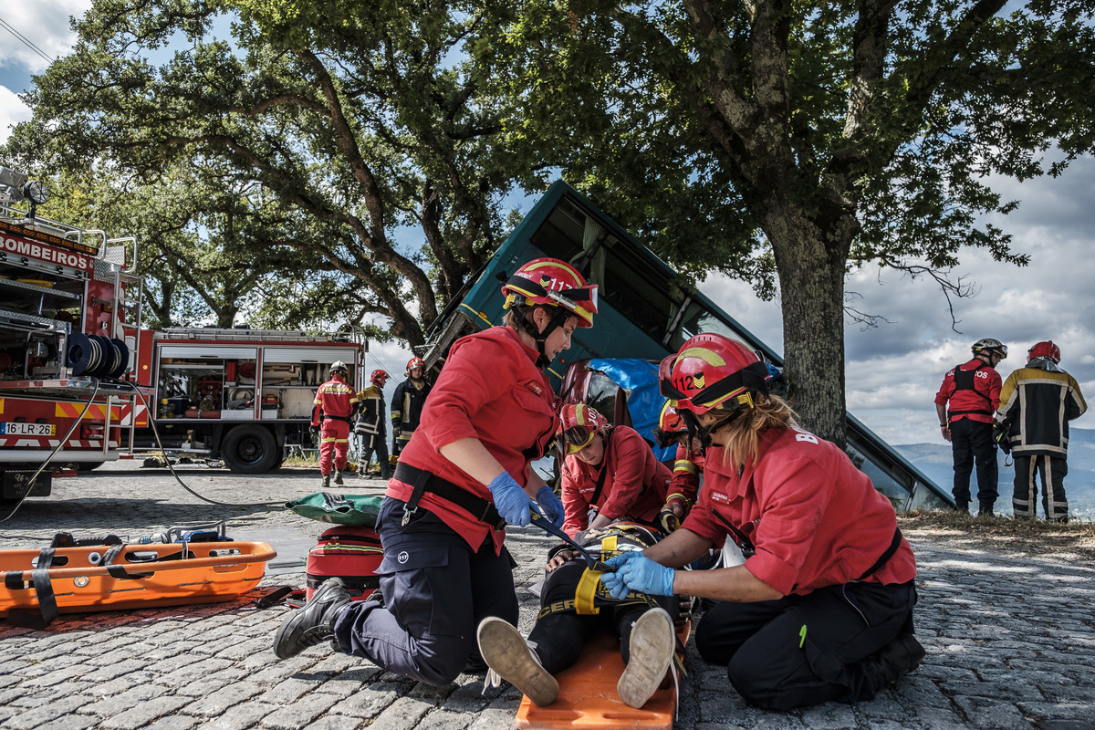 Fotografia braga barcelos guimarães porto fotojornalismo melhor fotografo braga  bombeiros voluntários povoa de lanhoso fotoreportagem braga fotografo batizado braga
