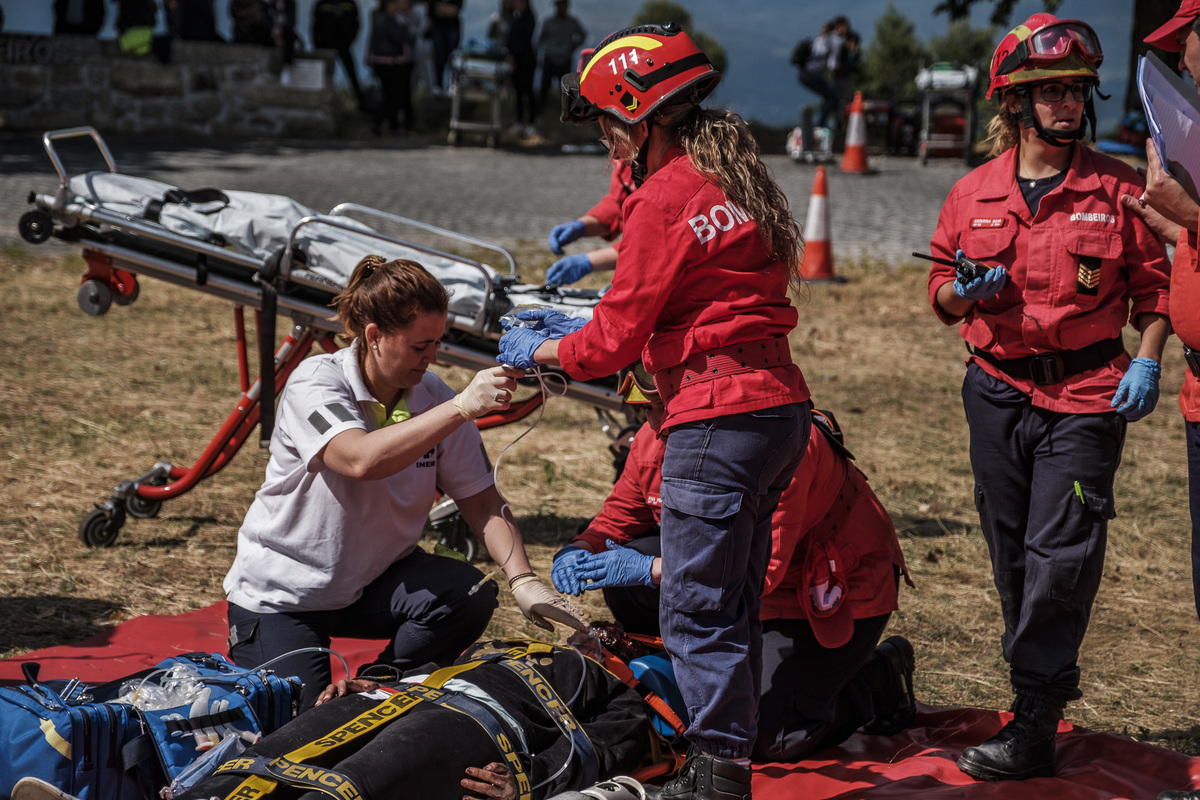 Fotografia braga barcelos guimarães porto fotojornalismo melhor fotografo braga  bombeiros voluntários povoa de lanhoso fotoreportagem braga fotografo batizado braga