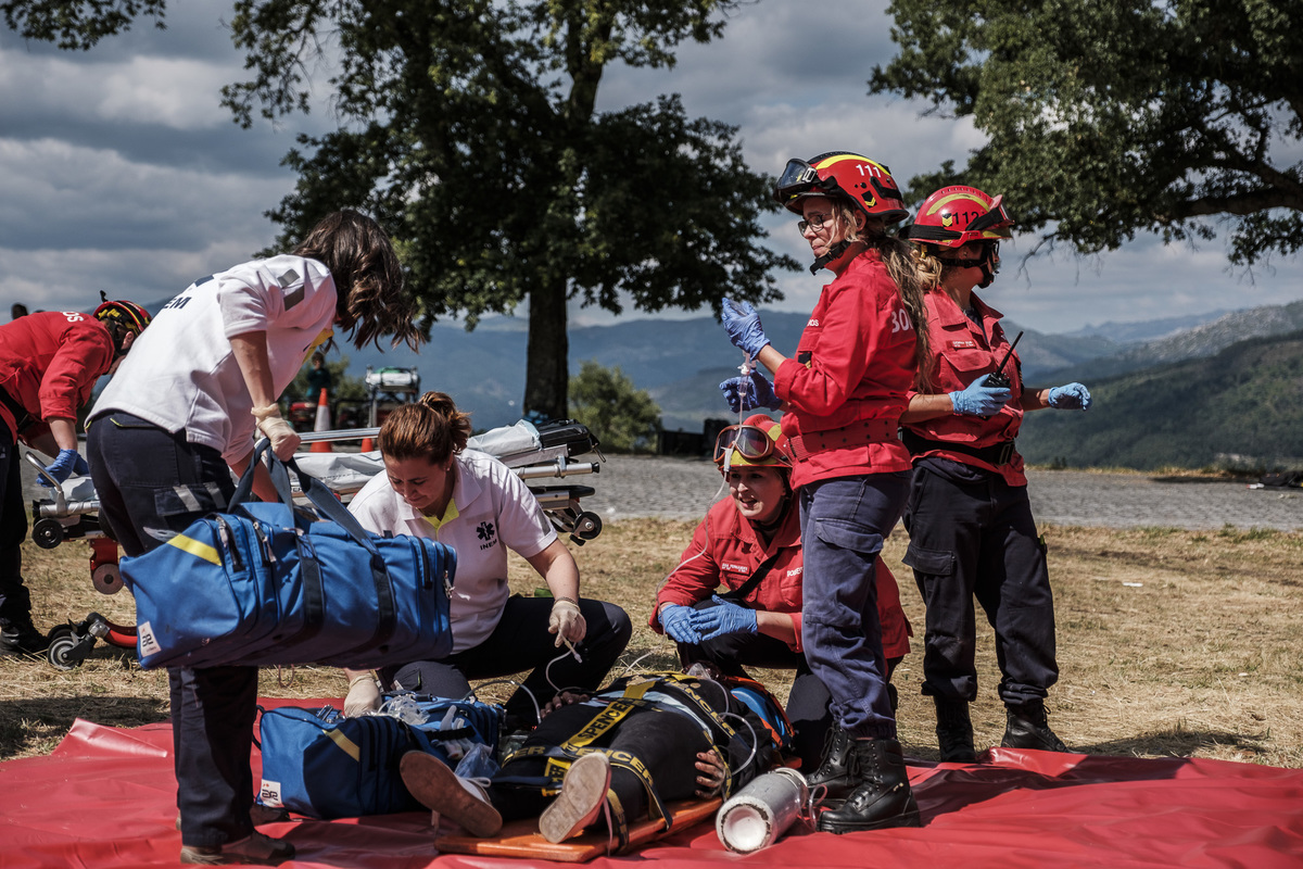 Fotografia braga barcelos guimarães porto fotojornalismo melhor fotografo braga  bombeiros voluntários povoa de lanhoso fotoreportagem braga fotografo batizado braga fotografos em braga para batizados