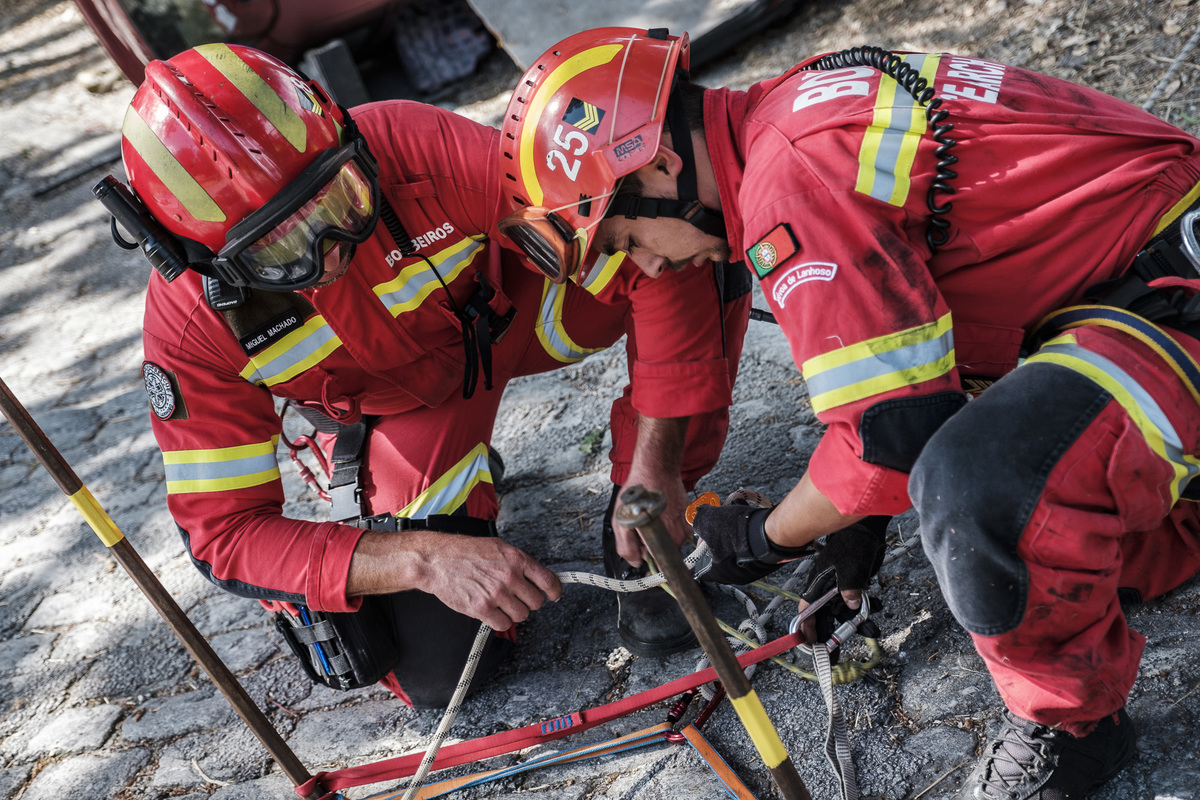 Fotografia reportagem braga barcelos guimarães porto fotojornalismo melhor fotografo braga  bombeiros voluntários povoa de lanhoso fotoreportagem braga fotografo batizado braga fotografos em braga para batizados