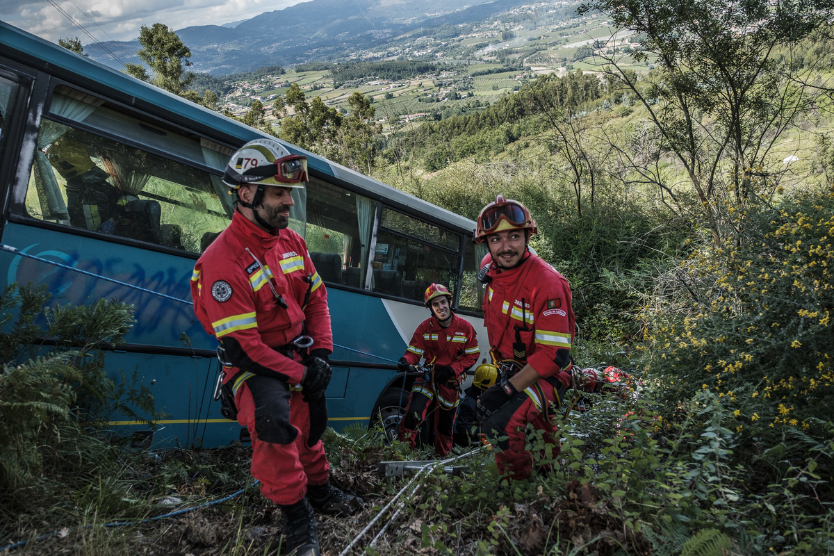 Fotografia braga barcelos guimarães porto fotojornalismo melhor fotografo braga  bombeiros voluntários povoa de lanhoso fotoreportagem braga fotografo batizado familia criança braga fotografos em braga para batizados