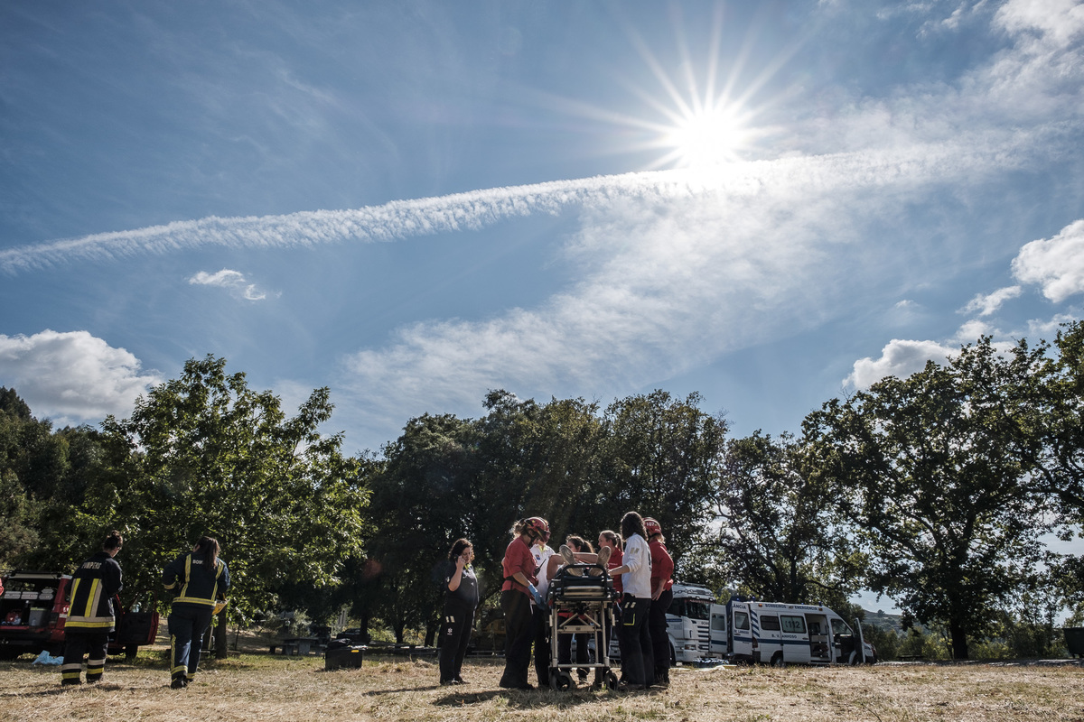 Fotografia braga barcelos guimarães porto fotojornalismo melhor fotografo braga  bombeiros voluntários povoa de lanhoso Inem fotoreportagem braga fotografo batizado familia criança braga fotografos em braga para batizados