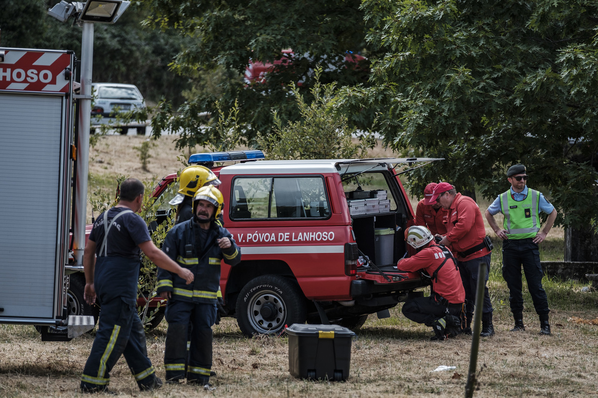 Fotografia braga barcelos guimarães porto fotojornalismo melhor fotografo braga  bombeiros voluntários povoa de lanhoso Inem fotoreportagem braga fotografo batizado familia criança braga