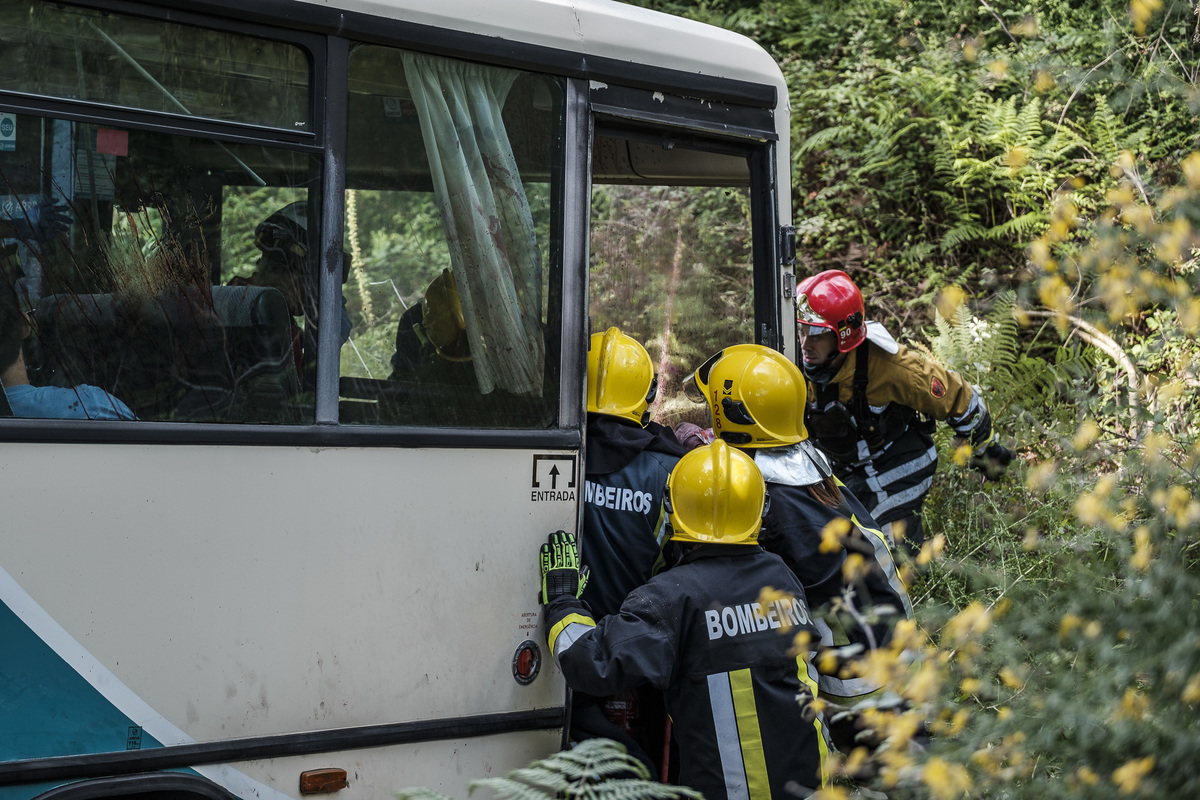 Melhor Fotojornalista braga barcelos guimarães porto fotojornalismo melhor fotografo braga  bombeiros voluntários povoa de lanhoso Inem fotoreportagem braga fotografo batizado familia criança braga