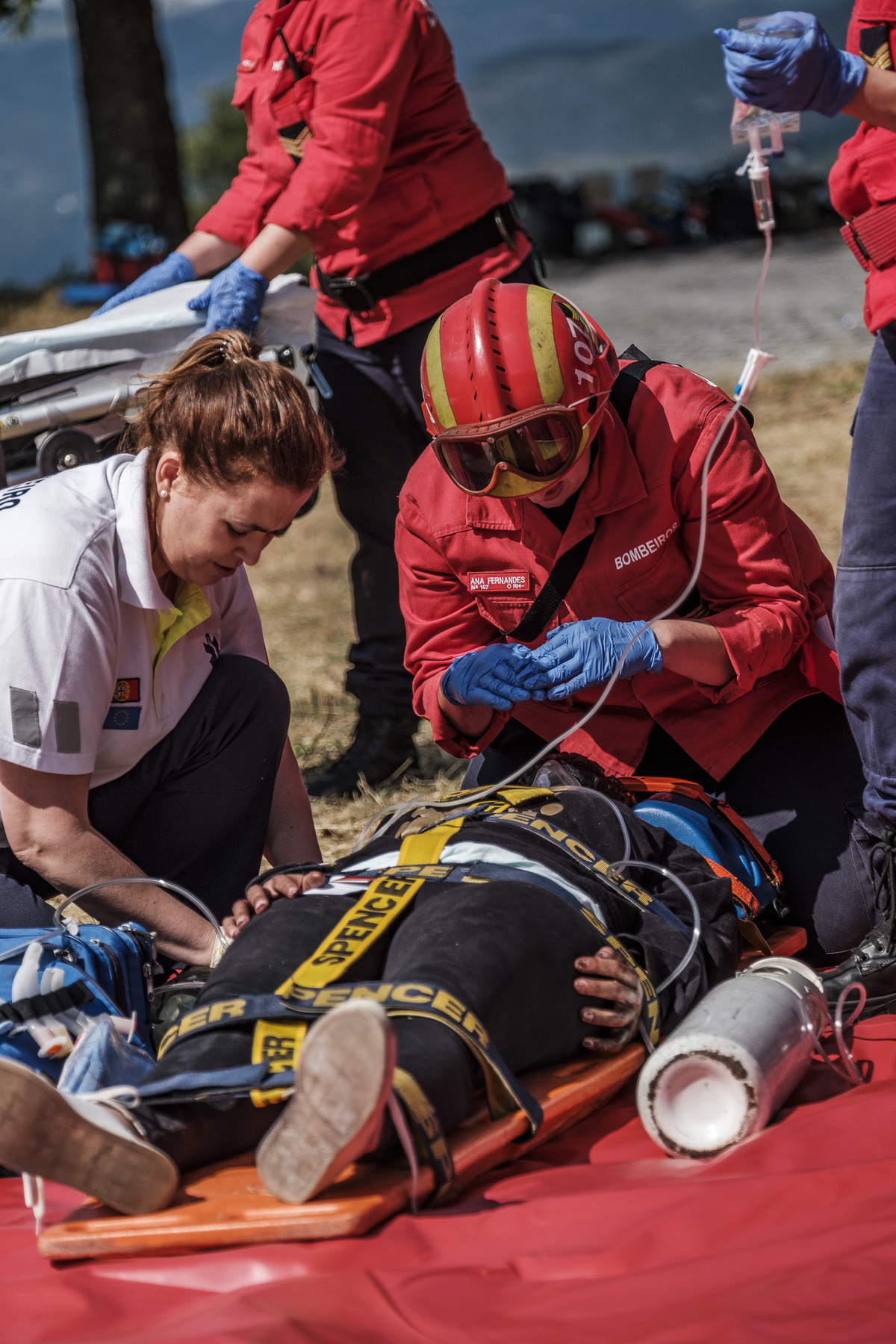 Fotografia braga barcelos guimarães porto fotojornalismo melhor fotografo braga  bombeiros voluntários povoa de lanhoso Inem fotoreportagem braga fotografo batizado familia criança braga