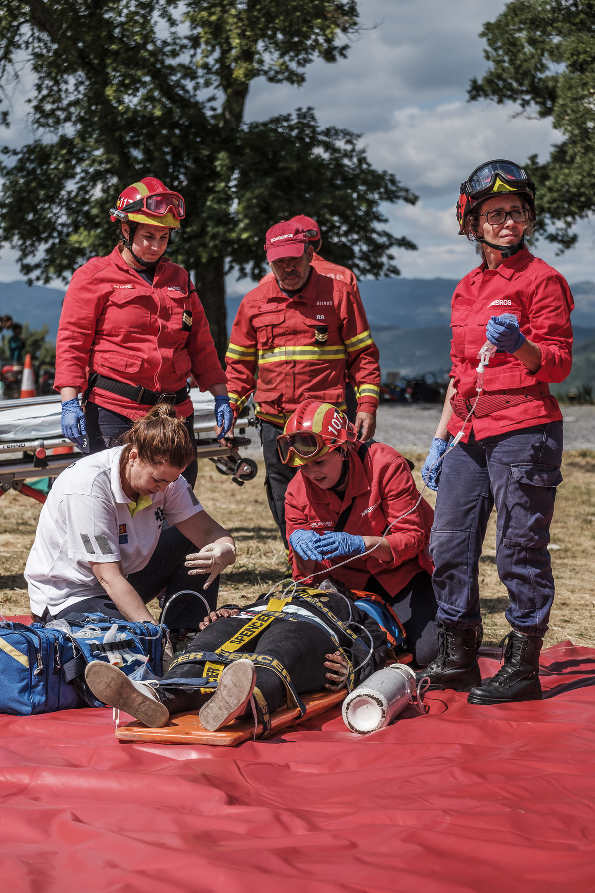 Fotografia braga barcelos guimarães porto fotojornalismo melhor fotografo braga  bombeiros voluntários povoa de lanhoso Inem fotoreportagem braga fotografo batizado familia criança braga