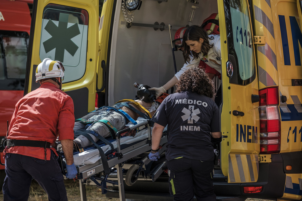 Fotografia braga barcelos guimarães porto fotojornalismo melhor fotografo braga  bombeiros voluntários povoa de lanhoso Inem fotoreportagem braga fotografo batizado familia criança braga