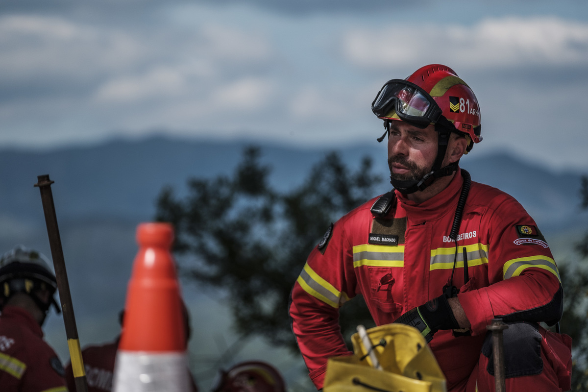 Fotografia braga barcelos guimarães porto fotojornalismo melhor fotografo braga  bombeiros voluntários povoa de lanhoso Inem fotoreportagem braga fotografo batizado familia criança braga