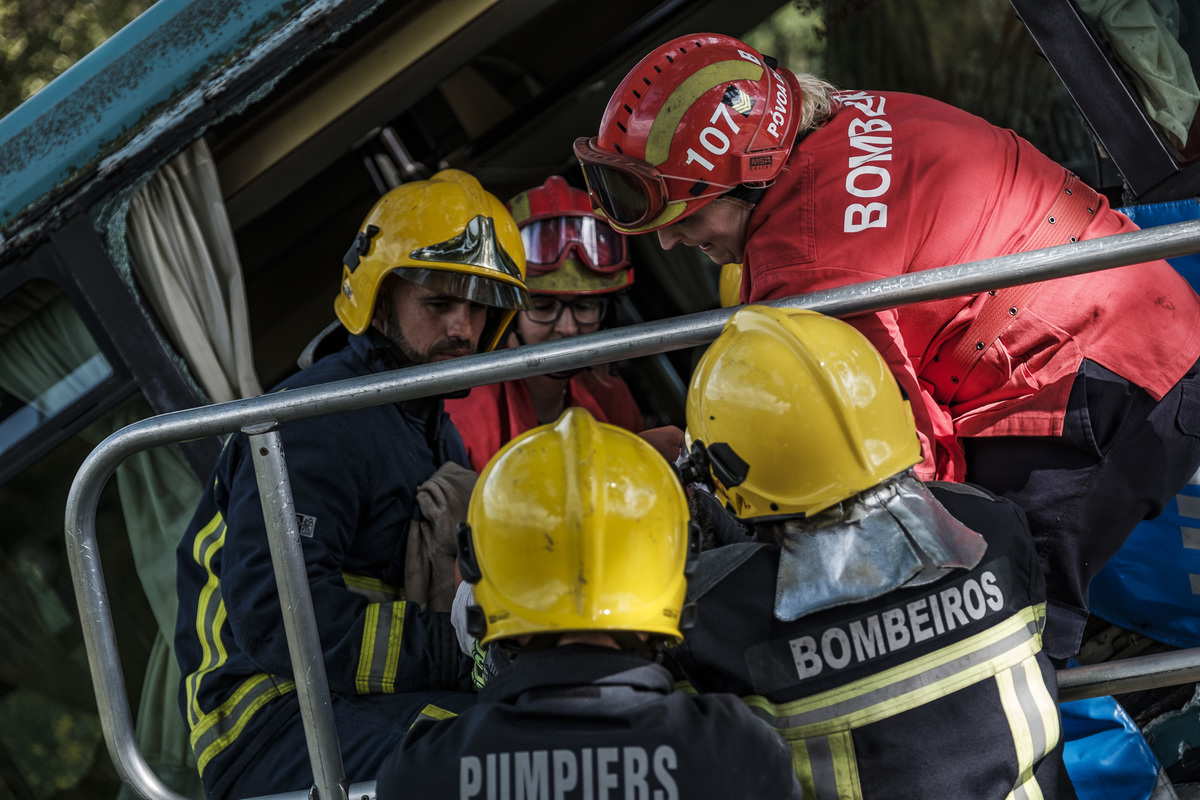 Fotografia braga barcelos guimarães porto fotojornalismo melhor fotografo braga  bombeiros voluntários povoa de lanhoso Inem fotoreportagem braga fotografo batizado familia criança braga fotografos em braga para batizados