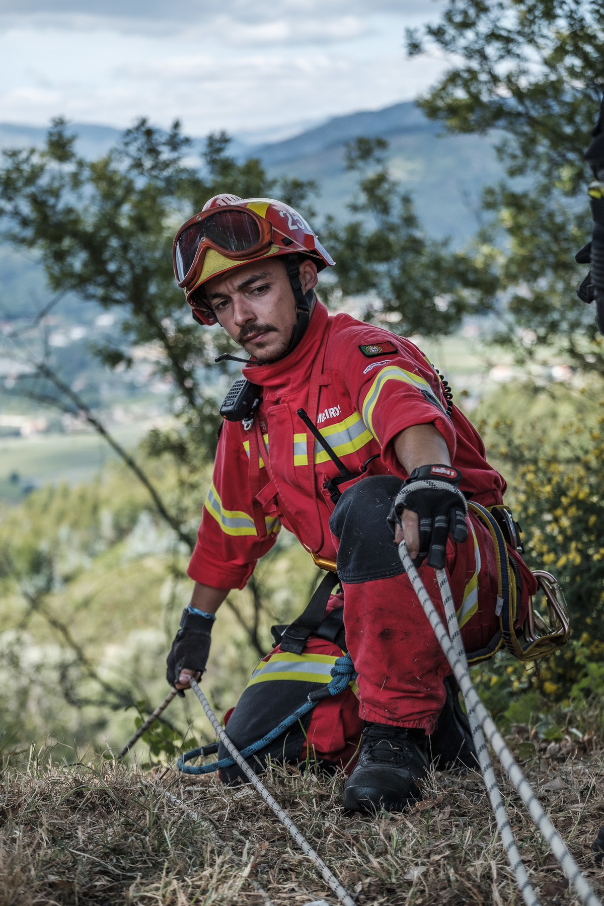 Fotografia braga barcelos guimarães porto fotojornalismo melhor fotografo braga  bombeiros voluntários povoa de lanhoso Inem fotoreportagem braga fotografo batizado familia criança braga fotografos em braga para batizados