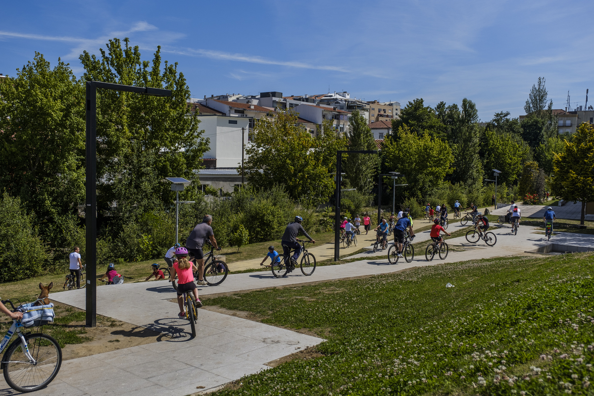 melhor fotografo braga barcelos guimaraes porto passeio braga  ciclavel fotorreportagem batizado familia criança fotografias braga fotojornalismo fotografos em braga para batizados
