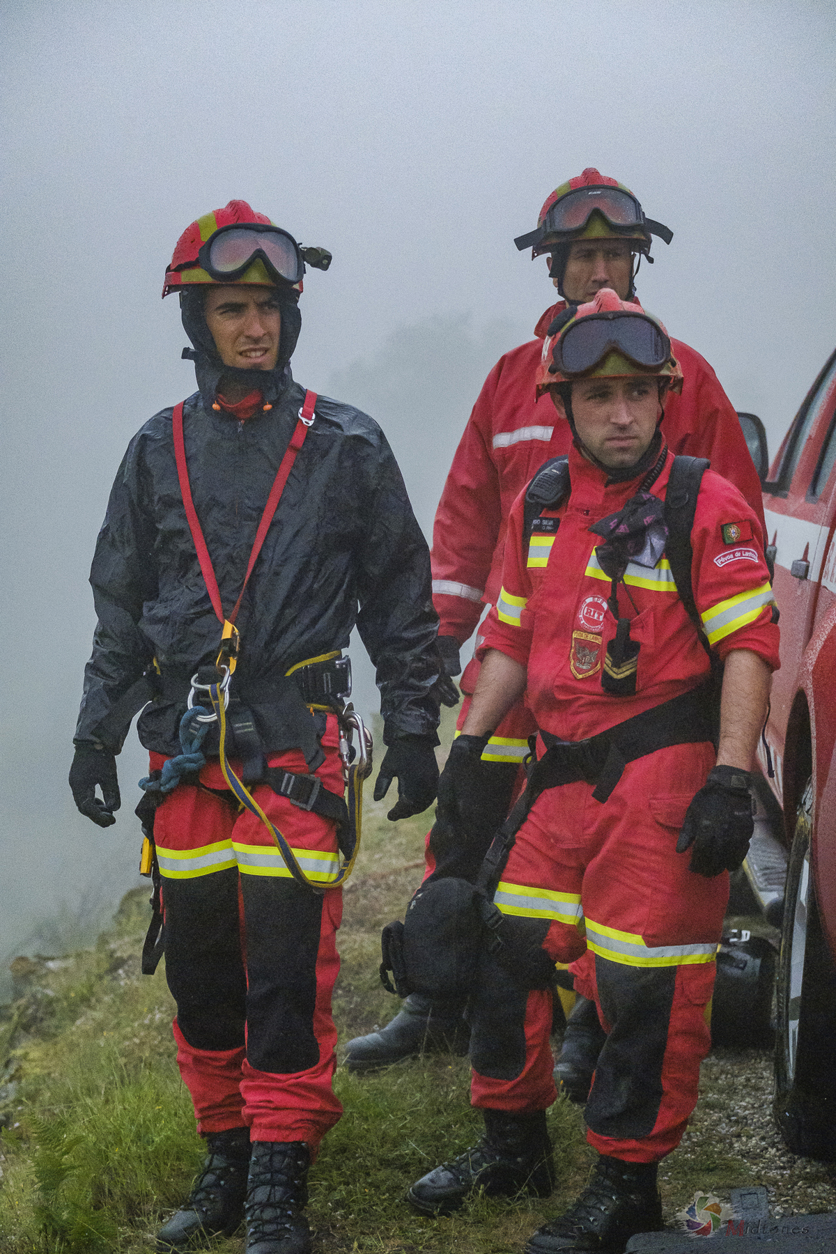 Melhor Fotógrafo braga barcelos guimarães porto fotojornalismo melhor fotografo braga  bombeiros voluntários povoa de lanhoso Inem fotoreportagem braga fotografo batizado familia criança braga