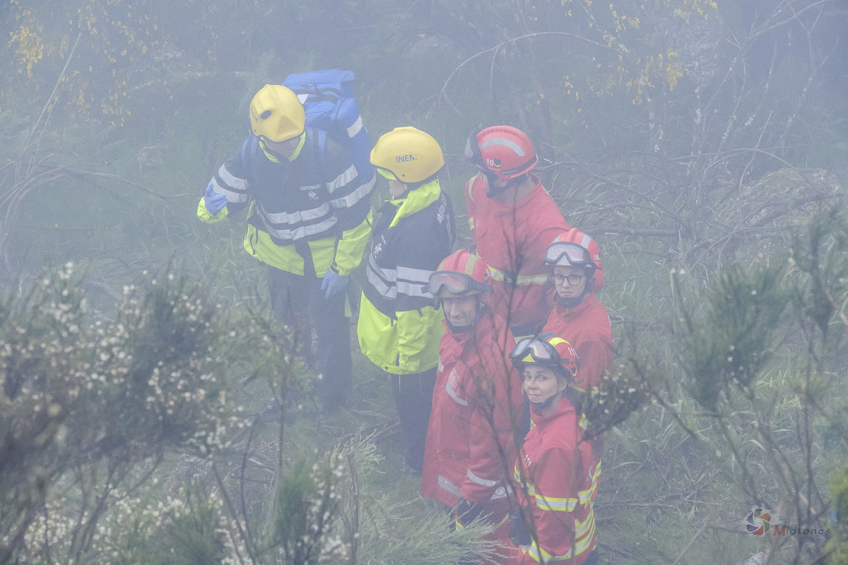 Melhor Fotógrafo braga barcelos guimarães porto fotojornalismo melhor fotografo braga  bombeiros voluntários povoa de lanhoso Inem fotoreportagem braga fotografo batizado familia criança braga