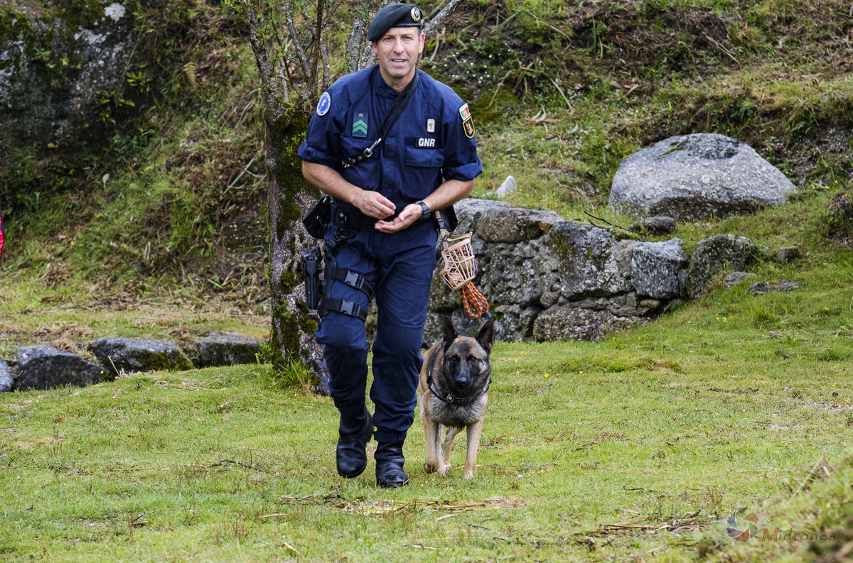 Melhor Fotógrafo braga barcelos guimarães porto fotojornalismo melhor fotografo braga  bombeiros voluntários povoa de lanhoso Inem fotoreportagem braga fotografo batizado familia criança braga