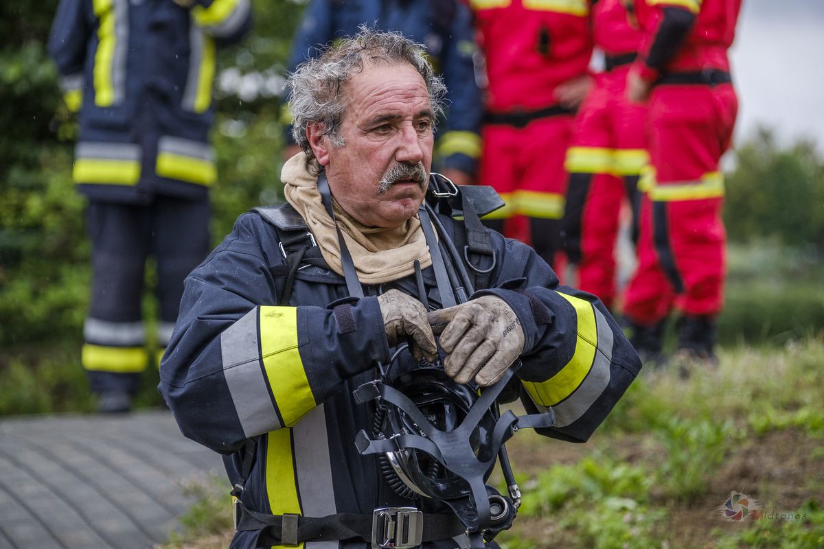 Melhor Fotógrafo braga barcelos guimarães porto fotojornalismo melhor fotografo braga  bombeiros voluntários povoa de lanhoso Inem fotoreportagem braga fotografo batizado familia criança braga
