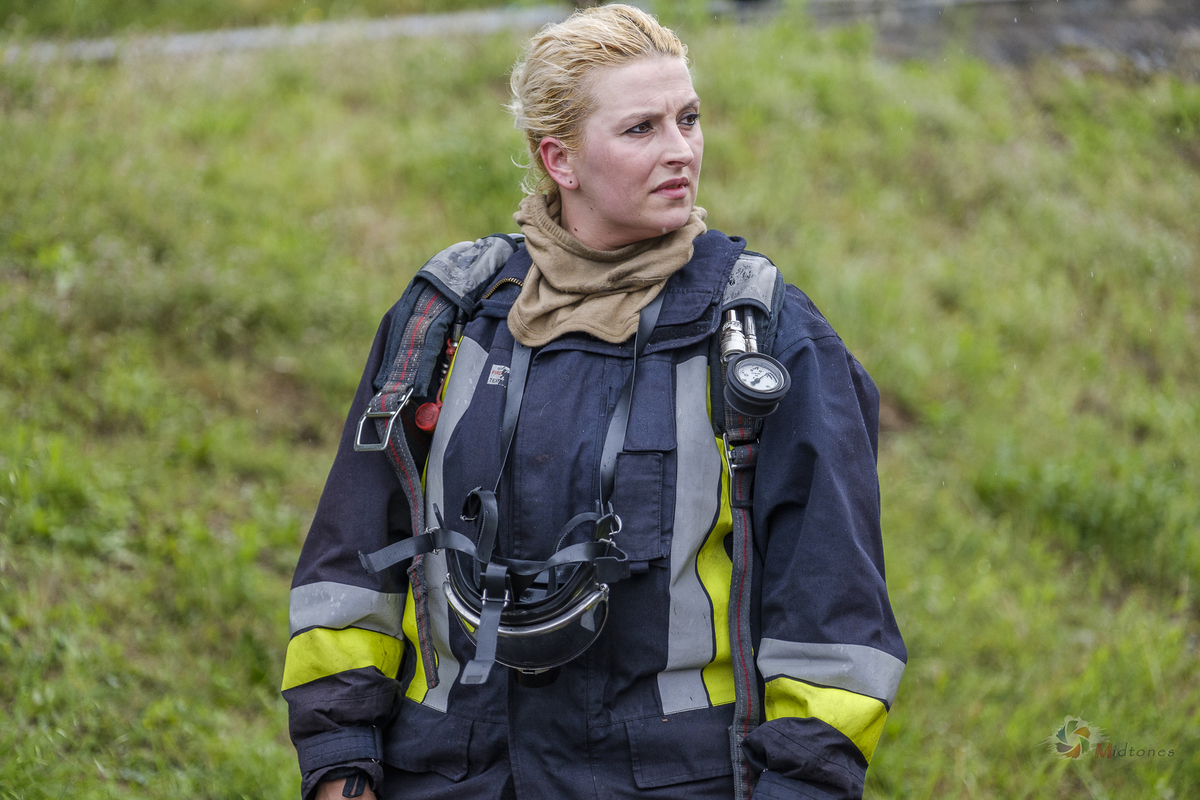 Melhor Fotógrafo braga barcelos guimarães porto fotojornalismo melhor fotografo braga  bombeiros voluntários povoa de lanhoso Inem fotoreportagem braga fotografo batizado familia criança braga