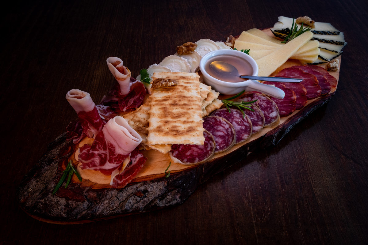 Fotógrafo de gastronomia restauração comida editorial moda produto Braga Porto Guimarães Barcelos Famalicão fotografo Braga Fotografo Nike ginásio roupa de treino esporte fotógrafo desporto atleta 