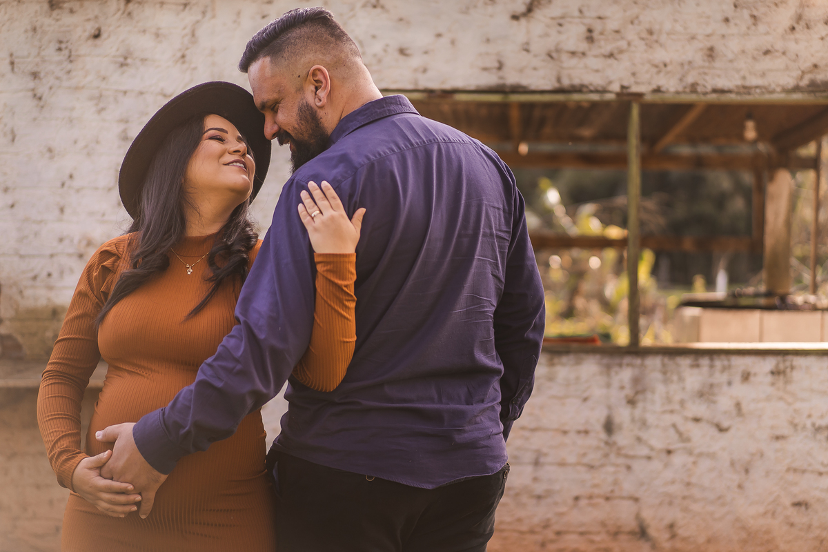 Ensaio de gestante em Gravataí/RS no Recanto dos Fotógrafos. Um registro cheio de carinho, conexão e luz natural para eternizar a doce espera por esse novo capítulo da vida. Vanessa e Maicon Fotografia