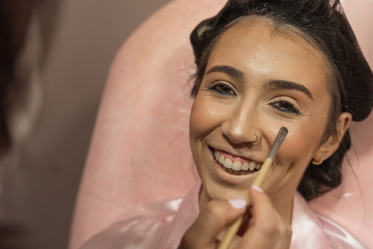 raissa no making-of, alle cabelereiros, estética cachoeirinha, preparação para a festa de 15 anos.