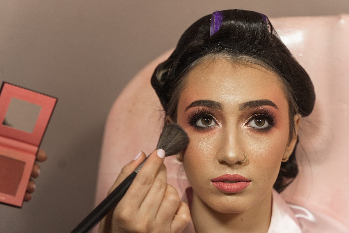 raissa no making-of, alle cabelereiros, estética cachoeirinha, preparação para a festa de 15 anos.