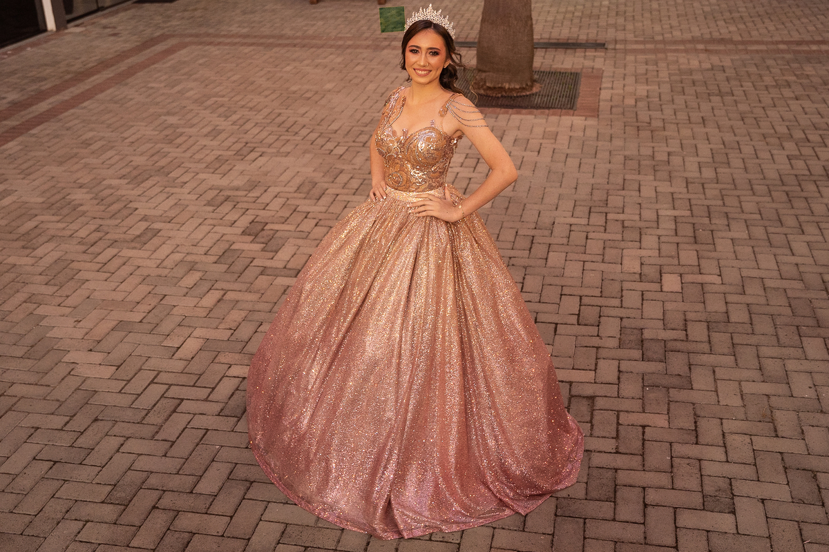 raissa no making-of, alle cabelereiros, estética cachoeirinha, preparação para a festa de 15 anos., presença da mamãe cuidado de cada detalhe.