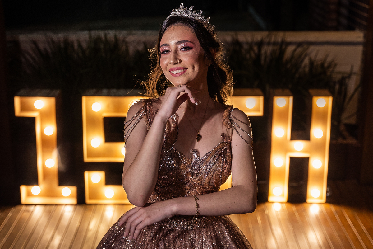 mini ensaio raissa antes de iniciar a festa linda de 15 anos no realiza sonhos em cachoeirinha/rs, festa dos sonhos