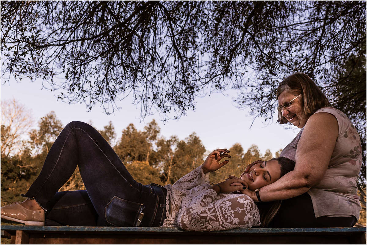 familia, bom retiro do sul, fazenda vilanova, ensaio família, fazenda, ensaio no sítio, ensaio na fazenda, ensaio no campo, ensaio família, fotografia de família, família no campo, quarentena, amor, pai, violão, meu pai meu herói, papai, pai e filha