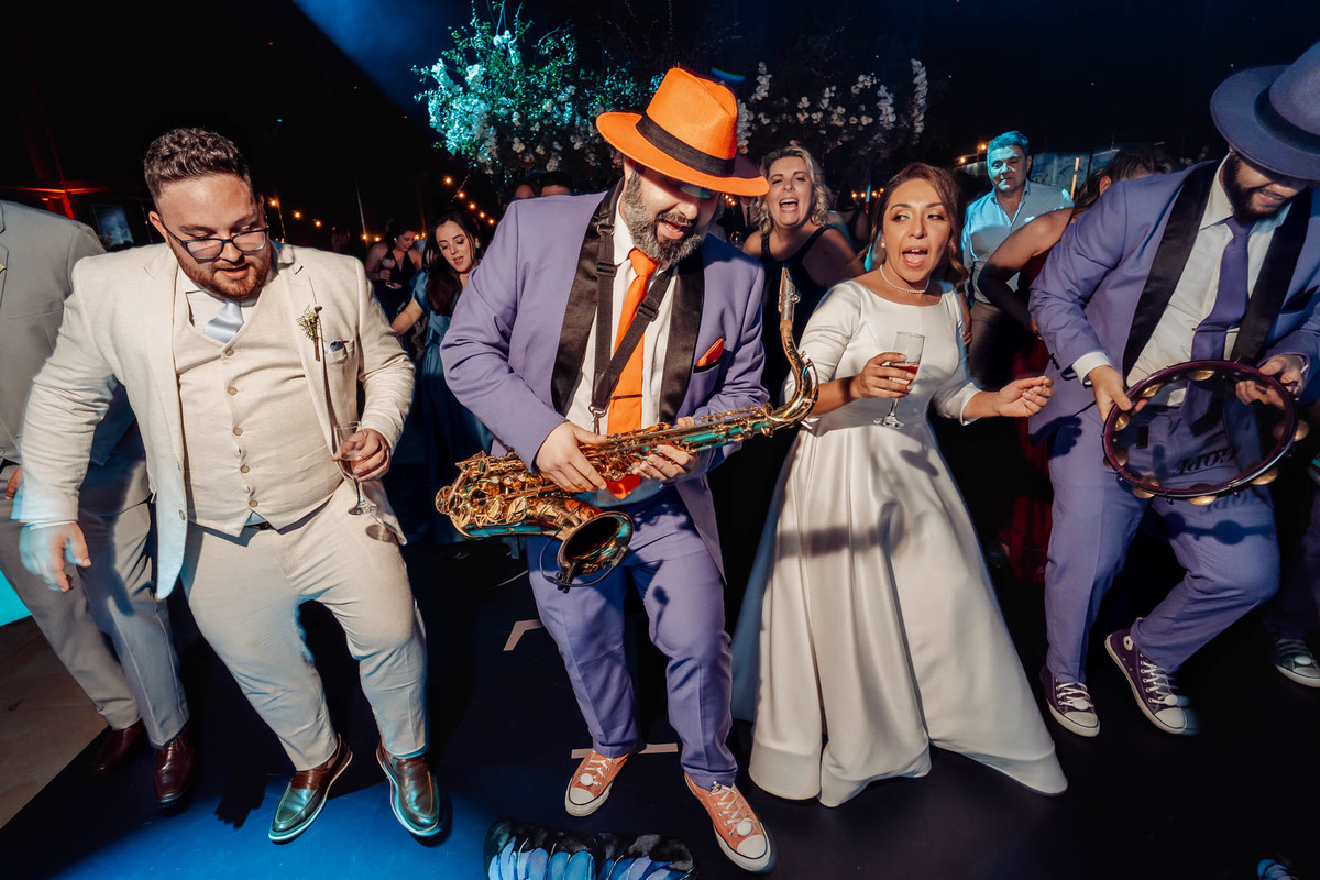 Eventos Giuseppe Toniolo, Bento Gonçalves/RS, fotógrafo casamentos na serra gaucha, casamento de luxo, casamento no campo, inspiração de casamento,  casamento emocionante, padrinhos, madrinhas, festa de casamento, os calamares, balada de casamento 