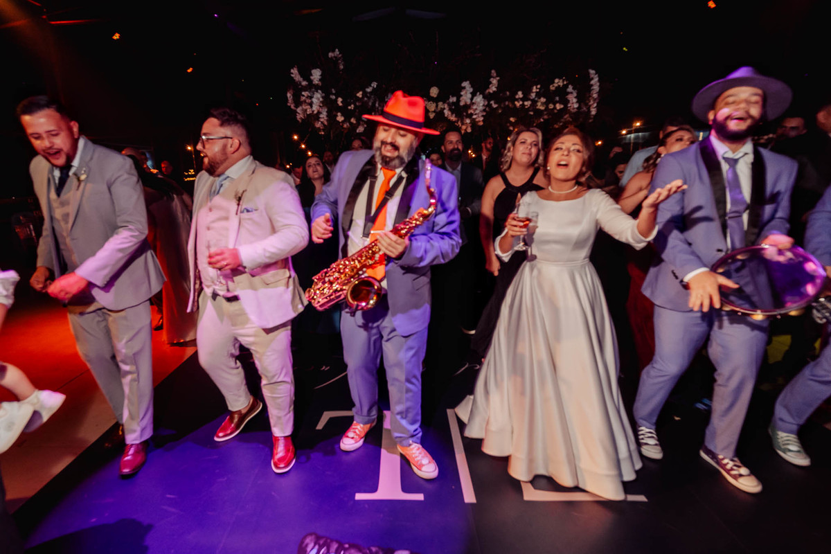 Eventos Giuseppe Toniolo, Bento Gonçalves/RS, fotógrafo casamentos na serra gaucha, casamento de luxo, casamento no campo, inspiração de casamento,  casamento emocionante, padrinhos, madrinhas, festa de casamento, os calamares, balada de casamento 