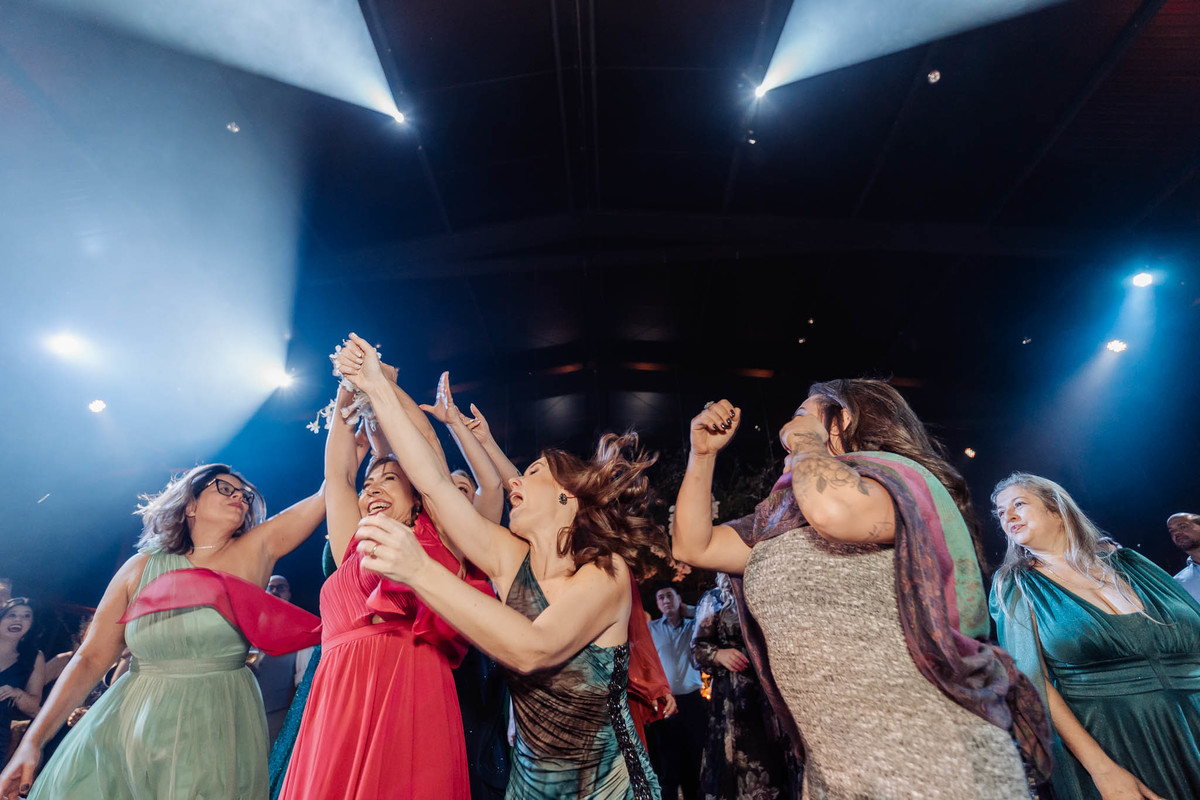 Eventos Giuseppe Toniolo, Bento Gonçalves/RS, fotógrafo casamentos na serra gaucha, casamento de luxo, casamento no campo, inspiração de casamento,  casamento emocionante, padrinhos, madrinhas, festa de casamento, os calamares, balada de casamento 