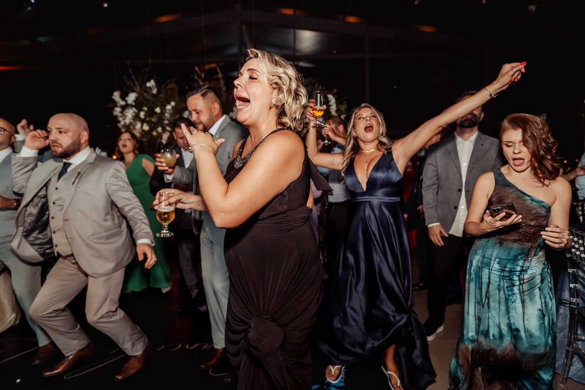 Eventos Giuseppe Toniolo, Bento Gonçalves/RS, fotógrafo casamentos na serra gaucha, casamento de luxo, casamento no campo, inspiração de casamento,  casamento emocionante, padrinhos, madrinhas, festa de casamento, os calamares, balada de casamento 