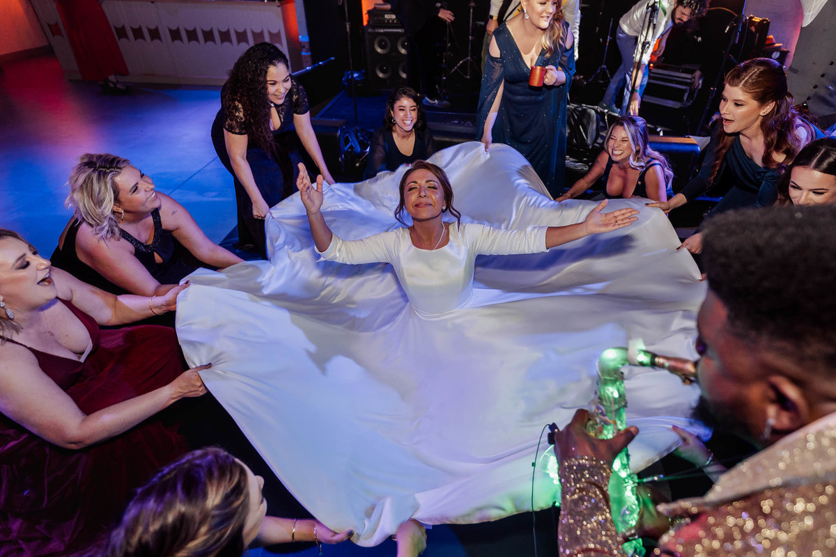 Eventos Giuseppe Toniolo, Bento Gonçalves/RS, fotógrafo casamentos na serra gaucha, casamento de luxo, casamento no campo, inspiração de casamento,  casamento emocionante, padrinhos, madrinhas, festa de casamento, os calamares, balada de casamento 