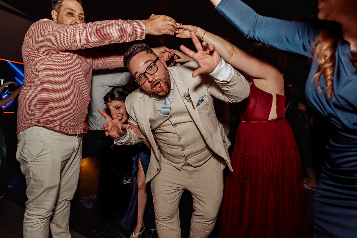 Eventos Giuseppe Toniolo, Bento Gonçalves/RS, fotógrafo casamentos na serra gaucha, casamento de luxo, casamento no campo, inspiração de casamento,  casamento emocionante, padrinhos, madrinhas, festa de casamento, os calamares, balada de casamento 