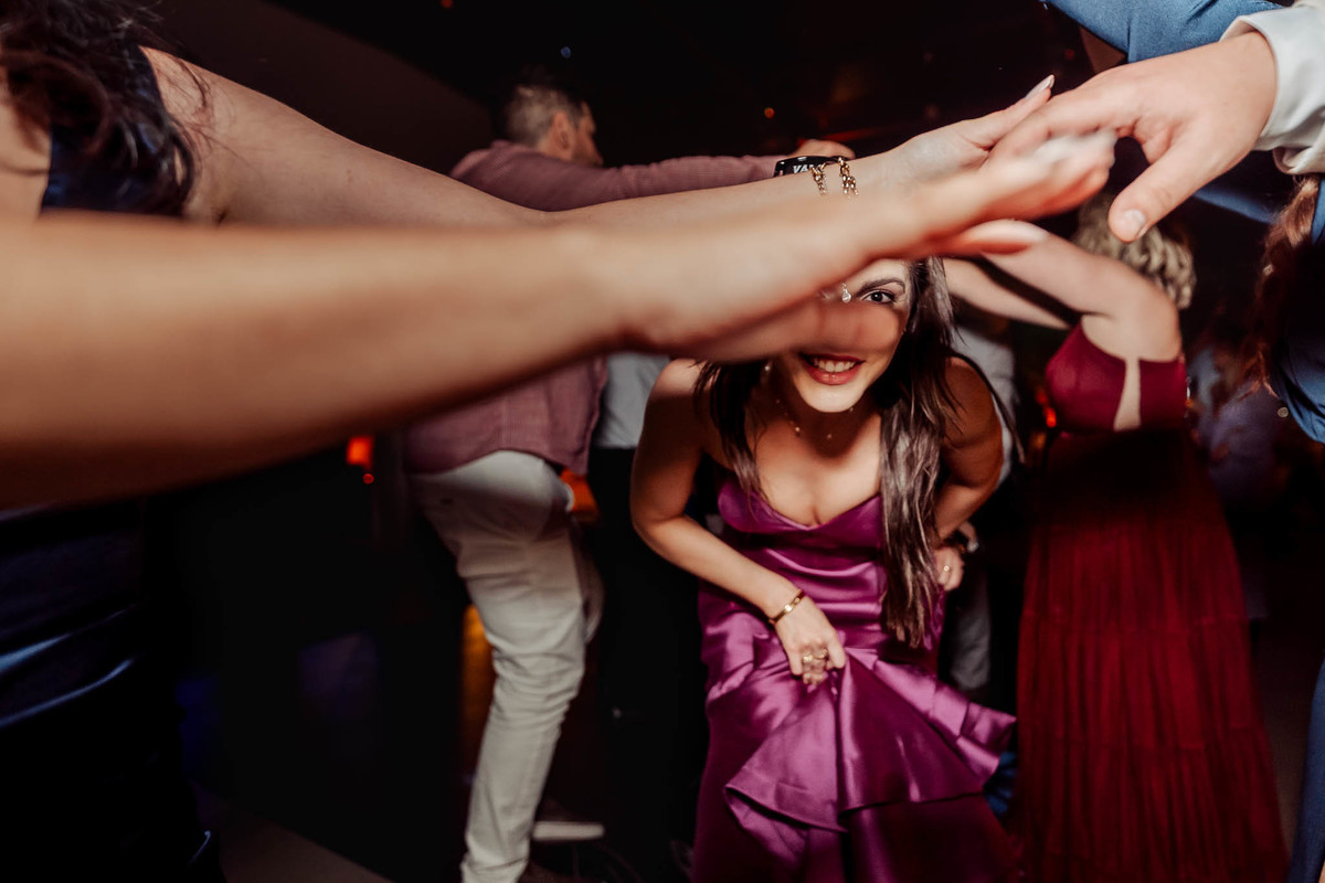 Eventos Giuseppe Toniolo, Bento Gonçalves/RS, fotógrafo casamentos na serra gaucha, casamento de luxo, casamento no campo, inspiração de casamento,  casamento emocionante, padrinhos, madrinhas, festa de casamento, os calamares, balada de casamento 