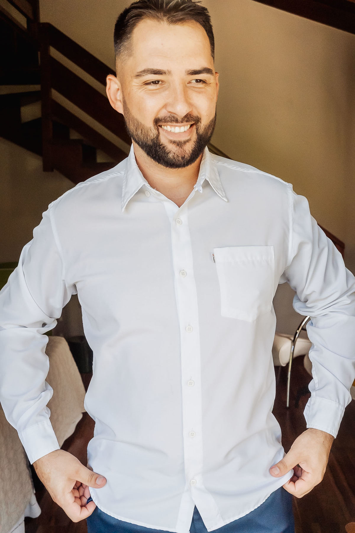 Mini-wedding realizado na Alameda da Figueira em Cachoeirinha/RS, com clima intimista, luz natural e detalhes que valorizam a atmosfera romântica do evento