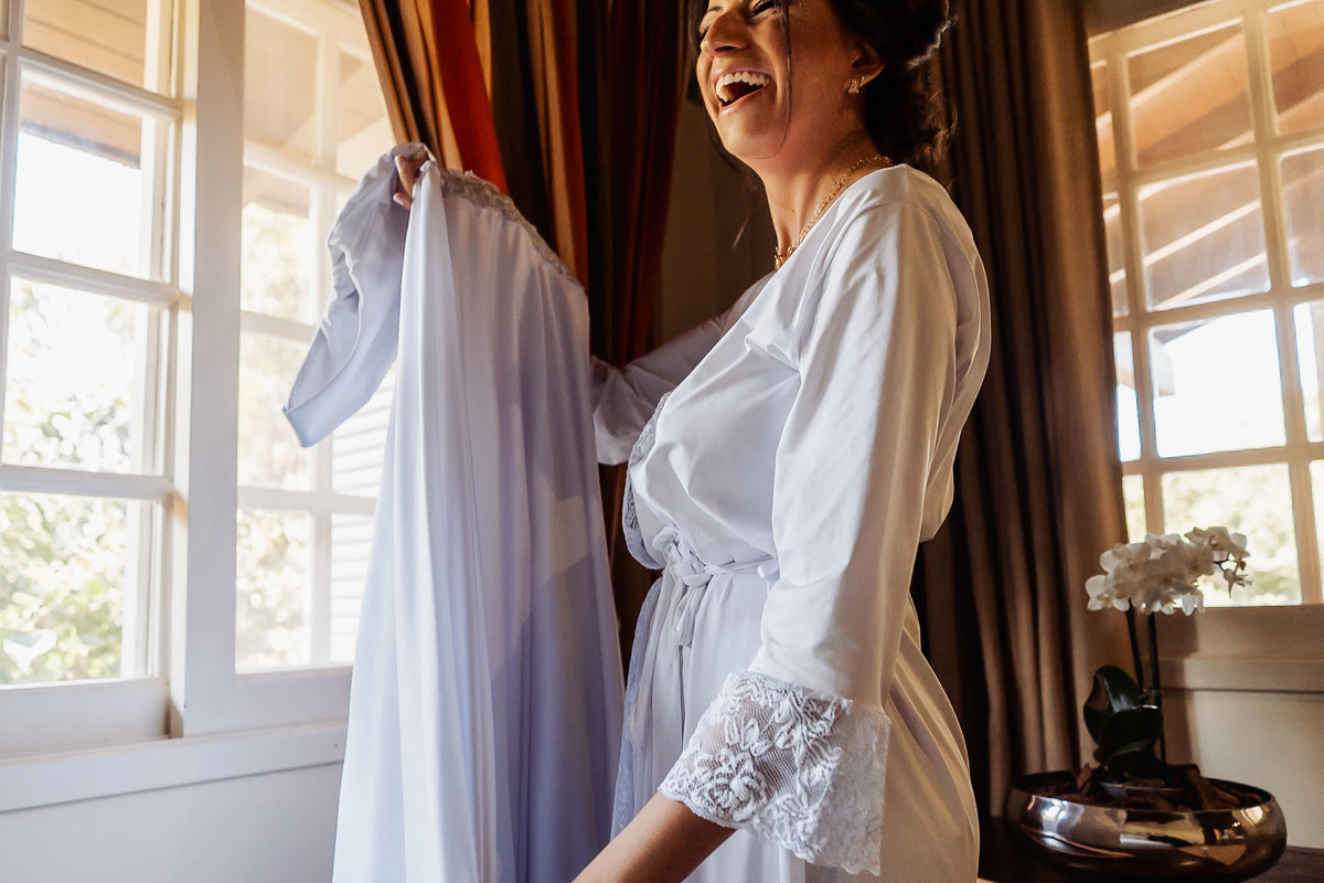 Mini-wedding realizado na Alameda da Figueira em Cachoeirinha/RS, com clima intimista, luz natural e detalhes que valorizam a atmosfera romântica do evento