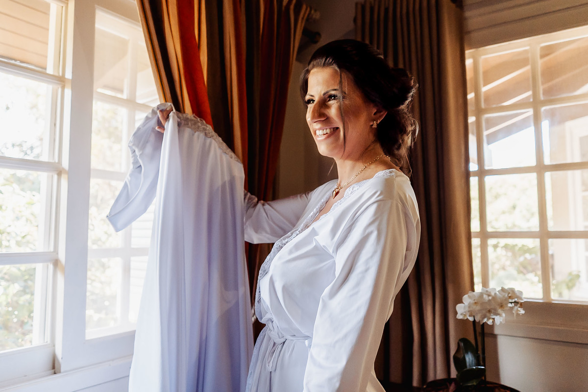 Mini-wedding realizado na Alameda da Figueira em Cachoeirinha/RS, com clima intimista, luz natural e detalhes que valorizam a atmosfera romântica do evento