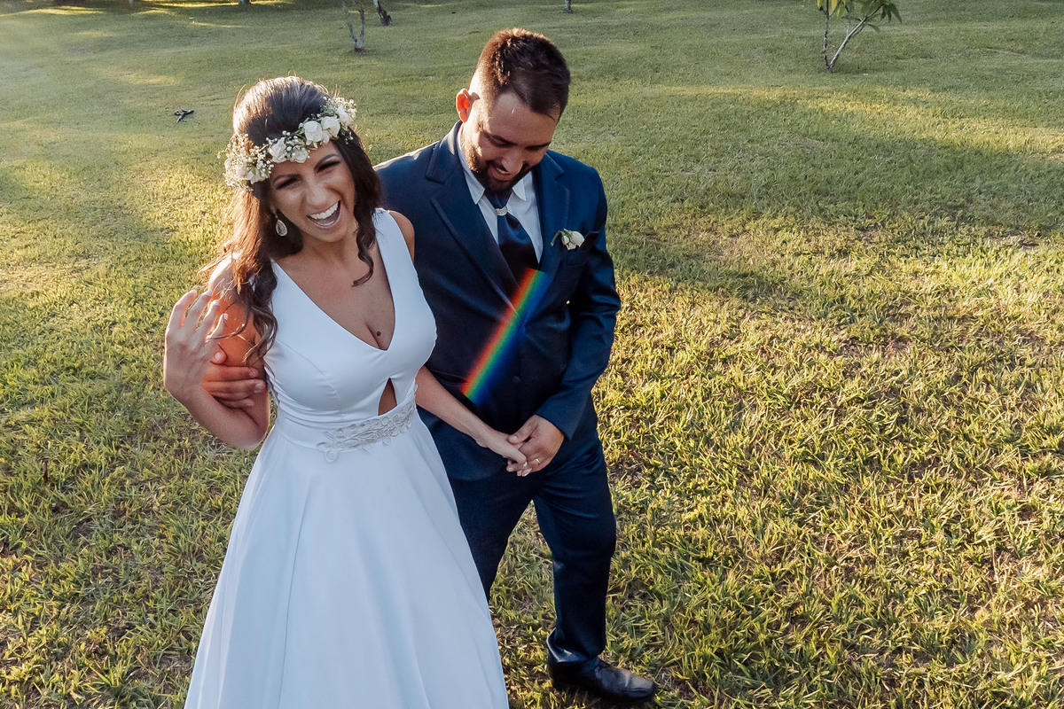 Detalhes de casamento intimista na Alameda da Figueira, Cachoeirinha/RS, com decoração leve e clima acolhedor ao ar livre.