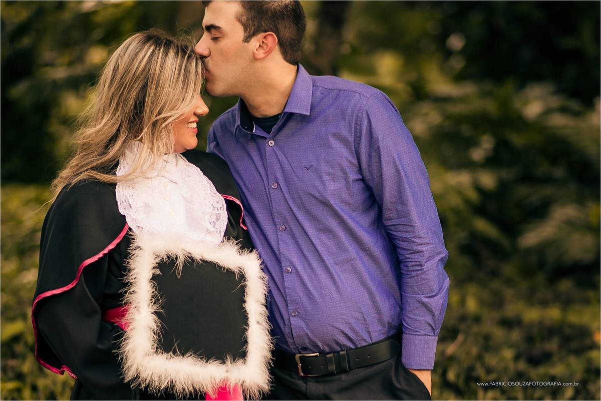 filho prestigiando a mãe neste grande momento de realização