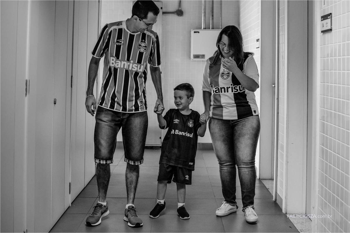 paulo juliano e famila na arena tour do grêmio