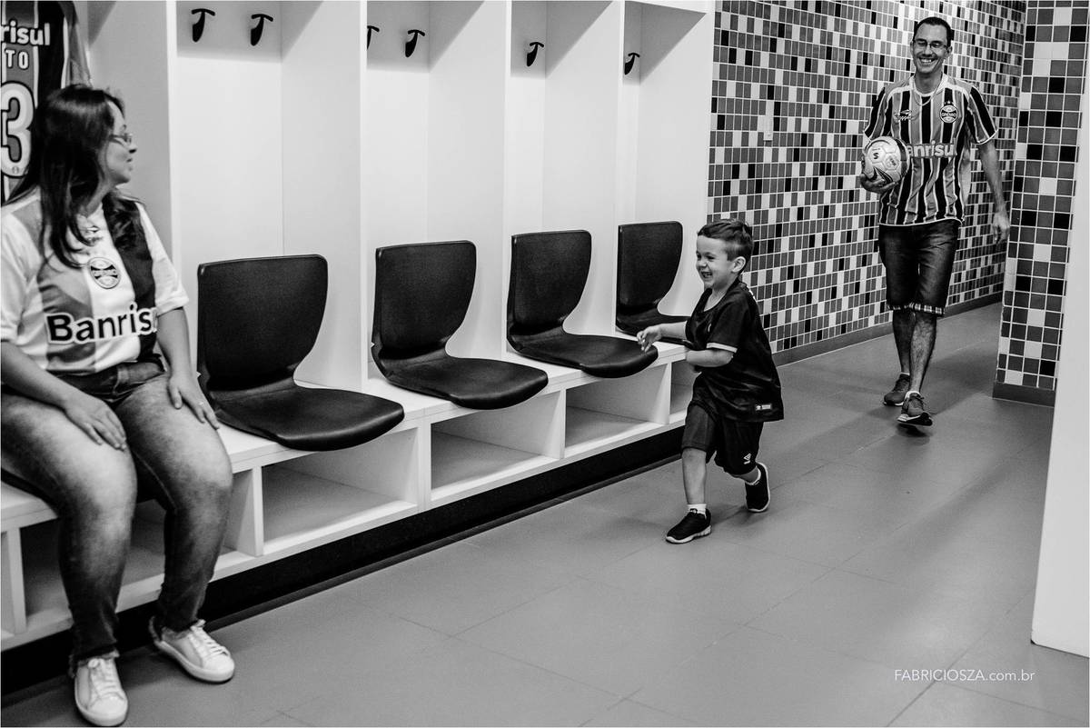 nos vestiarios onde os jogadores da equipe do gremio  se preparam para entrar em campo nos dias de jogos na arena do gremio