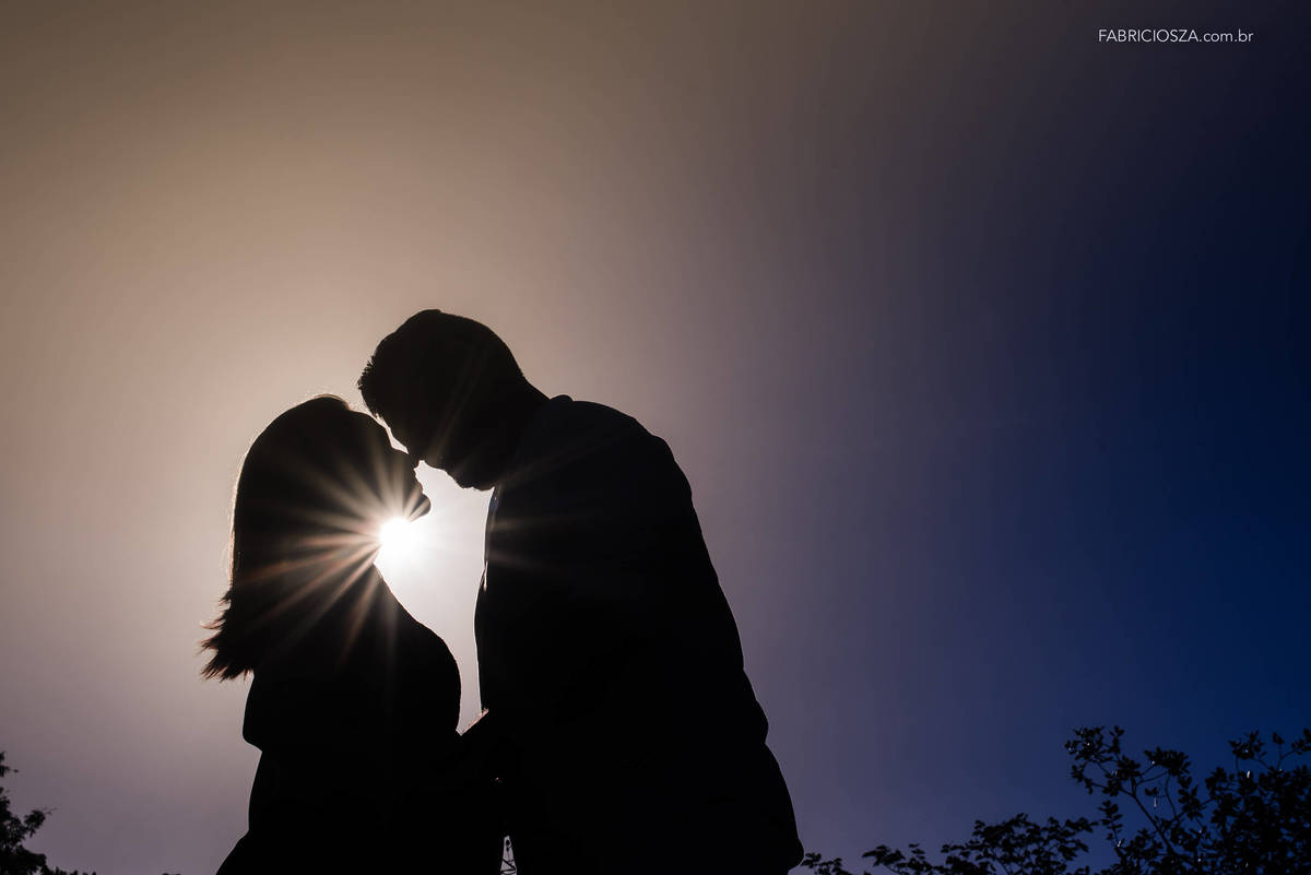 pais gravidos a espera do valentin, ensaio de gestante no parque engenheiro gabriel kinijinik, por fabricio souza