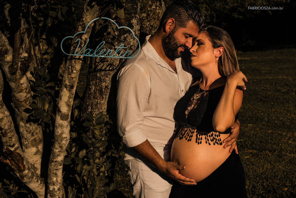 pais gravidos a espera do valentin, ensaio de gestante no parque engenheiro gabriel kinijinik, por fabricio souza