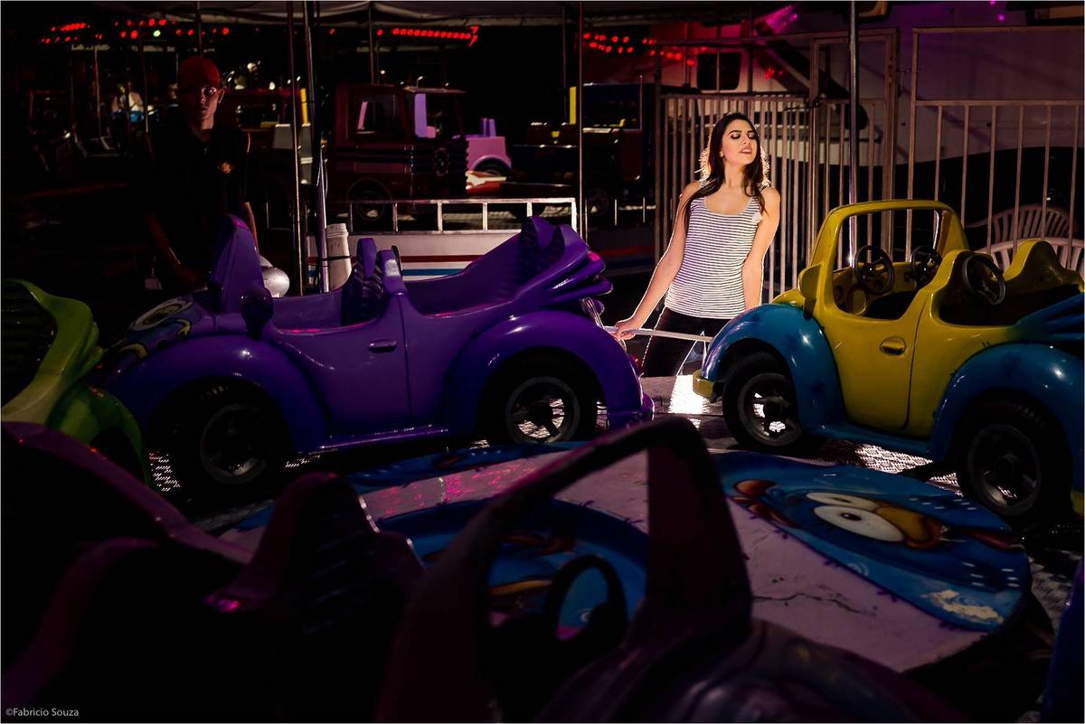 izabella posando para fotos no ensaio de debutantes no planet park em canoas, por fabricio souza fotogradia, fabricio souza fotografo de ensaios, vou fazer 15anos, meus 15 anos, festa de 15 anos, book de 15 anos, book de debutantes, meninas lindas 