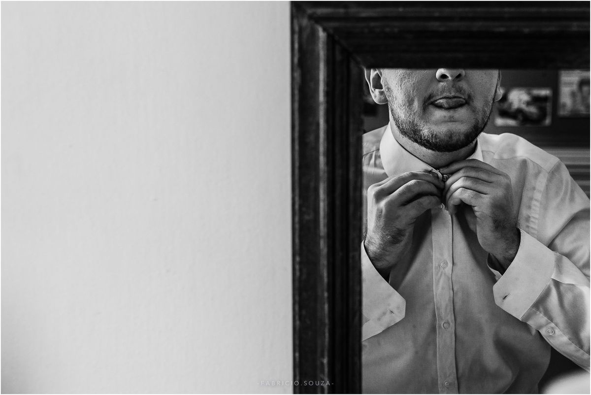 making-of noivo barbearia pelotense, fotografia de casamento por fabricio souza, fotografo de casamento top no rio grande do sul, casamentos perfeitos, noivo em seu momento de preparação, momento inesquecível antes do casamento, fotografo porto alegre