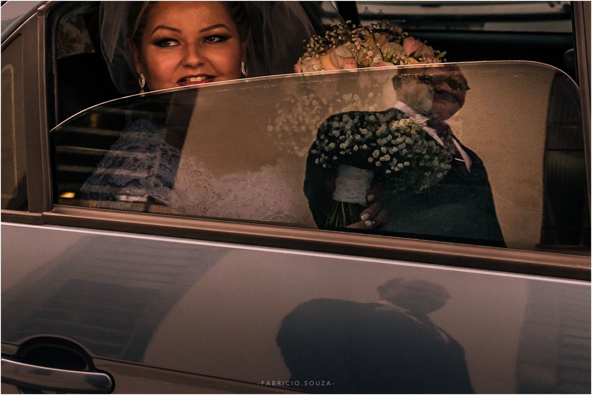 cerimonia de casamento, momento da noiva chegar, dia do sim, vou me casar, noiva aguardando, pai da noiva, casamento lindo, casamento emocionante, quero casar, vai ter casamento sim, organização de casamentos, casamento na igreja, deus abençoa o casamento