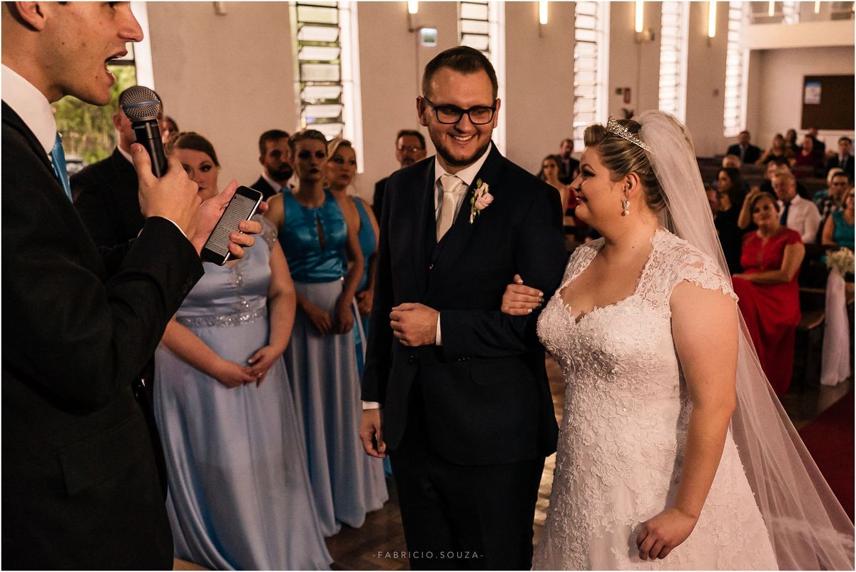 cerimonia de casamento, momento da noiva chegar, dia do sim, vou me casar, noiva aguardando, pai da noiva, casamento lindo, casamento emocionante, quero casar, vai ter casamento sim, organização de casamentos, casamento na igreja, deus abençoa o casamento