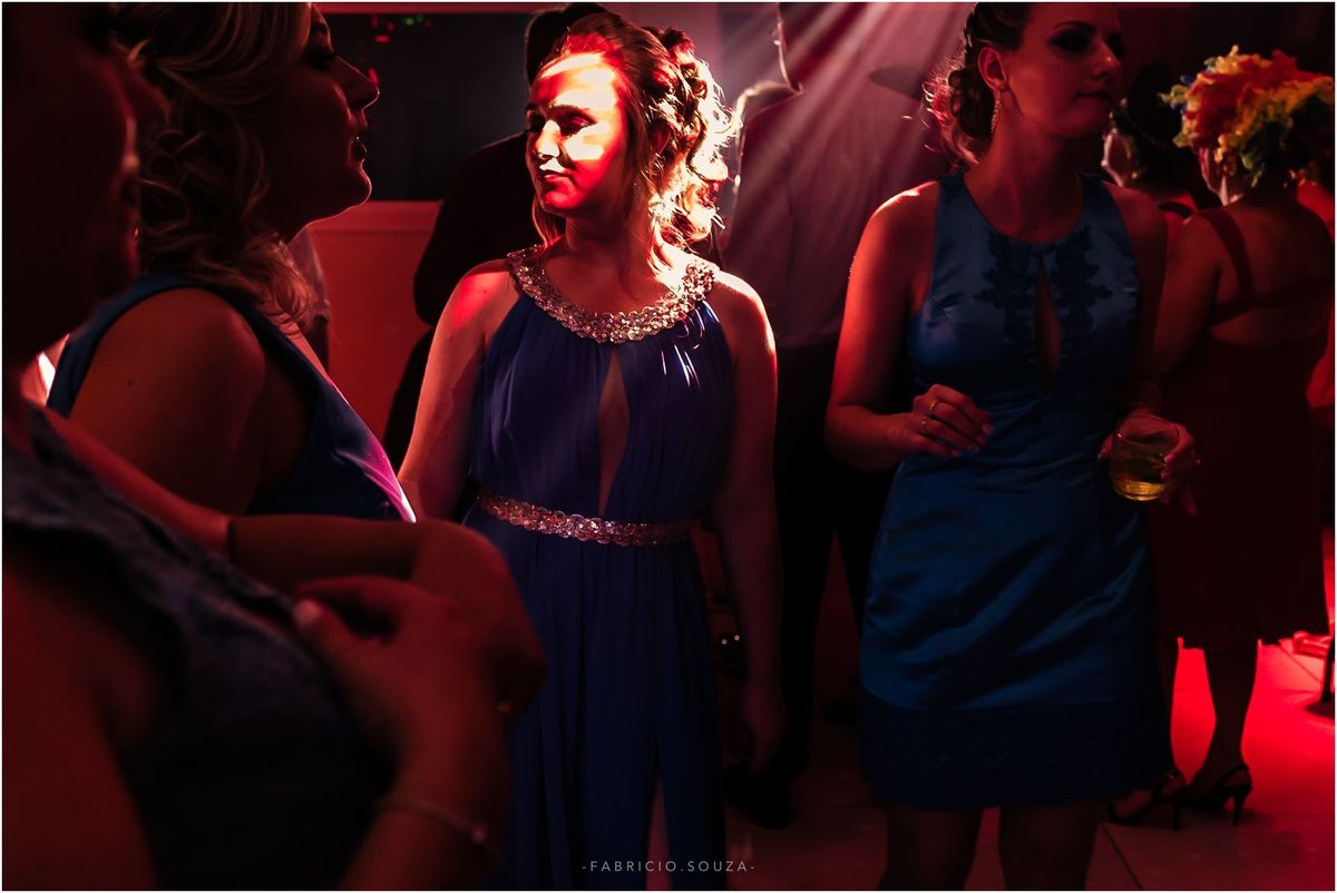 cerimonia de casamento, momento da noiva chegar, dia do sim, vou me casar, noiva aguardando, pai da noiva, casamento lindo, casamento emocionante, quero casar, vai ter casamento sim, organização de casamentos, casamento na igreja, deus abençoa o casamento